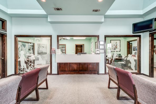 501 W Harwood Rd, Hurst, TX 76054